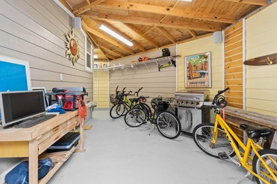 Move in ready, fully furnished-beach across the street. Perfect - photo 55
