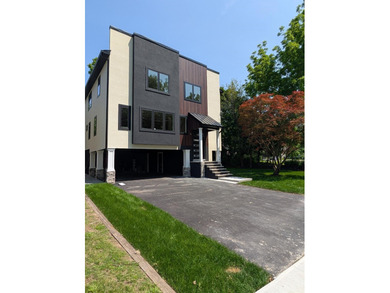 (private lake, pond, coastal) Home For Sale in Rutherford New Jersey