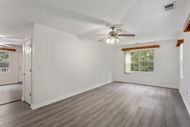 3 bedroom, 2 bath ranch home in Cherokee Bay, a Lake Hartwell - photo 3