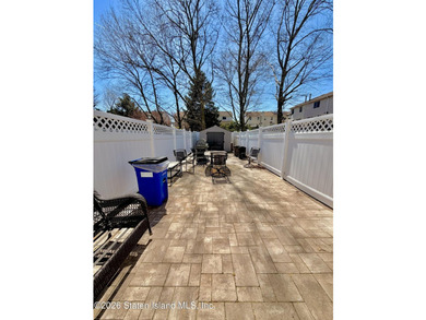 Welcome to this beautifully remodeled 2-bedroom, 1.5-bath - photo 4