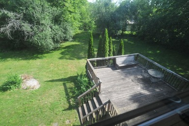 Well-maintained 4-bedroom, 2.5-bath Colonial featuring a - photo 11