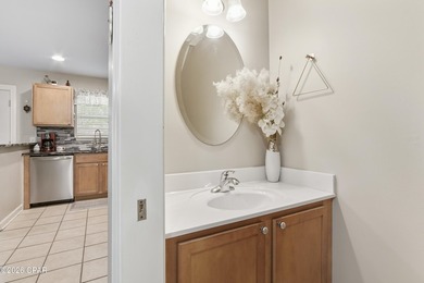 Immaculate end-unit townhome! This 3Br/2.5Ba home features fresh - photo 12