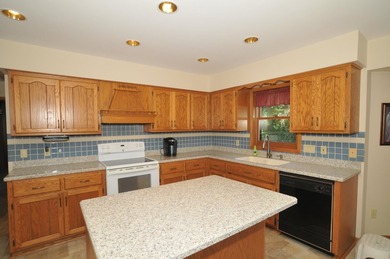 Well-maintained 4-bedroom, 2.5-bath Colonial featuring a - photo 14