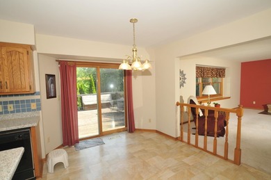 Well-maintained 4-bedroom, 2.5-bath Colonial featuring a - photo 15