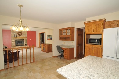 Well-maintained 4-bedroom, 2.5-bath Colonial featuring a - photo 17