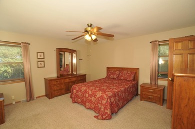 Well-maintained 4-bedroom, 2.5-bath Colonial featuring a - photo 19