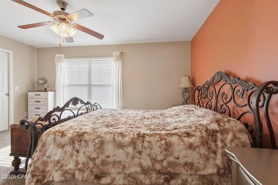 Immaculate end-unit townhome! This 3Br/2.5Ba home features fresh - photo 23