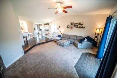 Welcome home to this beautifully maintained 3-bedroom, 2-bath - photo 5