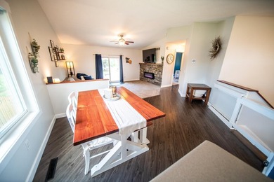 Welcome home to this beautifully maintained 3-bedroom, 2-bath - photo 9