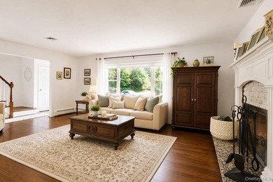 Welcome home to this beautifully maintained Colonial, perfectly - photo 5
