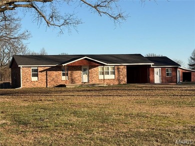 (private lake, pond, coastal) Home Sale Pending in Poplar Bluff Missouri