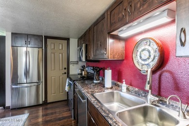One of the best opportunities in Park City! Walk-to-lift condo - photo 7