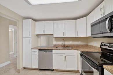 Best Value in Village Royale on the Green - Renovated, Move In - photo 9
