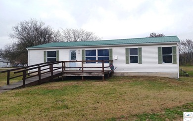 Truman Lake Home For Sale in Deepwater Missouri