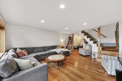 Set against the breathtaking Boise Mountains, this private view - photo 12