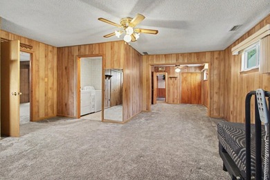 Amazing ranch home with 2 car garage offering 3 bedrooms plus 2 - photo 13