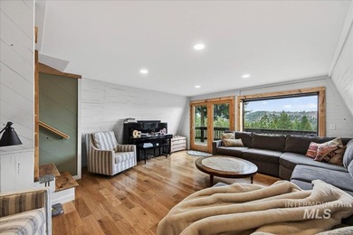 Set against the breathtaking Boise Mountains, this private view - photo 13