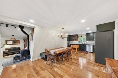 Set against the breathtaking Boise Mountains, this private view - photo 14
