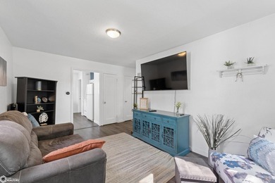 Opportunity awaits with this well-maintained duplex just moments - photo 14