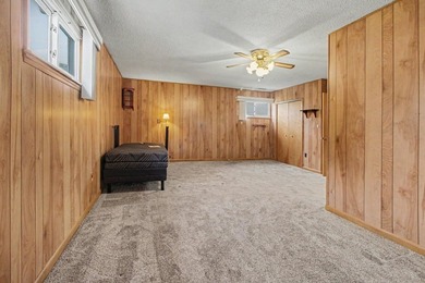 Amazing ranch home with 2 car garage offering 3 bedrooms plus 2 - photo 15