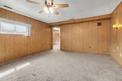 Amazing ranch home with 2 car garage offering 3 bedrooms plus 2 - photo 18