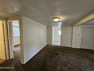 Clean and move-in ready 3-bedroom home priced below retail value - photo 19