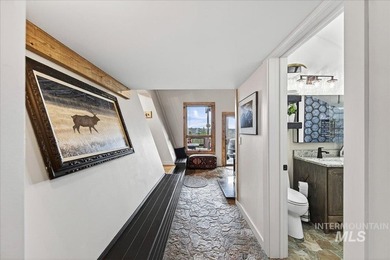 Set against the breathtaking Boise Mountains, this private view - photo 20