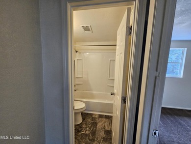 Clean and move-in ready 3-bedroom home priced below retail value - photo 21