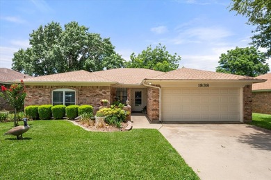 This well maintained gem of a home offers comfort, quality - photo 1