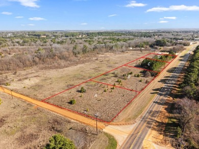 Discover the endless potential of this expansive 4.683-acre - Lake Acreage For Sale in Flint, Texas