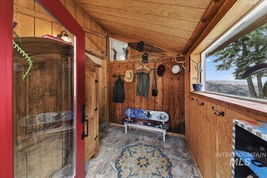 Set against the breathtaking Boise Mountains, this private view - photo 31