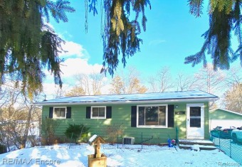 (private lake, pond, creek) Home Sale Pending in Ortonville Michigan