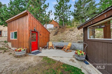 Set against the breathtaking Boise Mountains, this private view - photo 33