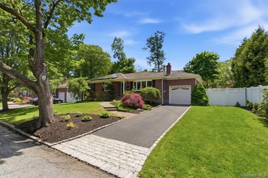 Beautifully Renovated Expanded Ranch Nested On A Quiet - photo 2