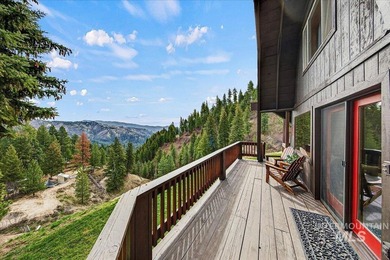 Set against the breathtaking Boise Mountains, this private view - photo 43