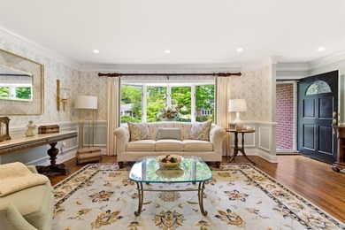 Beautifully Renovated Expanded Ranch Nested On A Quiet - photo 4
