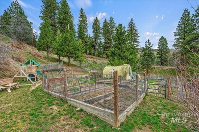 Set against the breathtaking Boise Mountains, this private view - photo 48