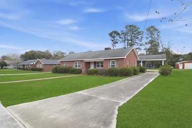 There's something special about a classic brick home on a quiet - photo 2