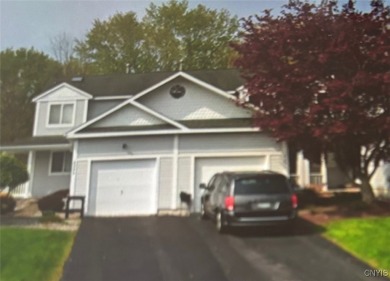 Lake Townhome/Townhouse Sale Pending in Clay, New York