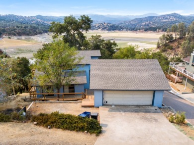 Lake Nacimiento Home For Sale in Lake Nacimiento California