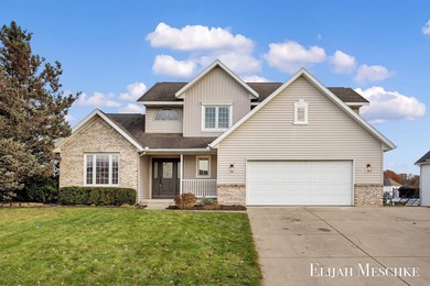 (private lake, pond, creek) Home For Sale in Wyoming Michigan