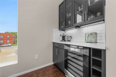 Stunning, impeccably maintained luxury corner townhome in the - photo 12