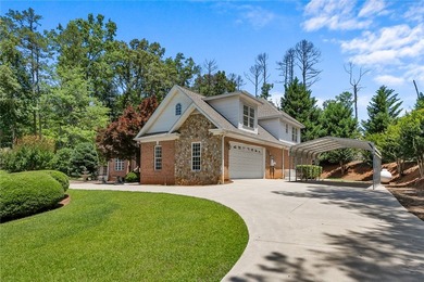 This beautifully designed traditional home offers 4 spacious - photo 3