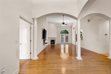 This beautifully designed traditional home offers 4 spacious - photo 7