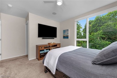Stunning, impeccably maintained luxury corner townhome in the - photo 18