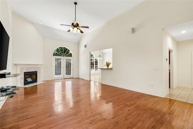 This beautifully designed traditional home offers 4 spacious - photo 9