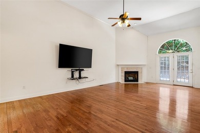 This beautifully designed traditional home offers 4 spacious - photo 10