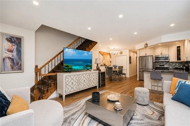 Dyker Heights-Super Rare duplex 3 bed, 3 full bath condominium - photo 7