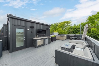Stunning, impeccably maintained luxury corner townhome in the - photo 28