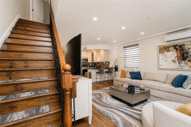 Dyker Heights-Super Rare duplex 3 bed, 3 full bath condominium - photo 9